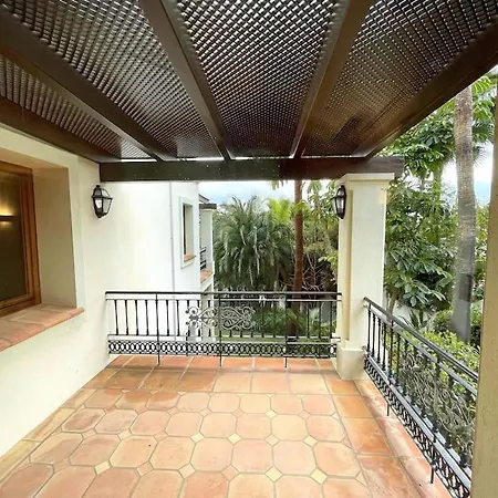 13 Bdrms Rancho Huge Garden Breathtaking Views! Villa Estepona
