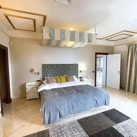 13 Bdrms Rancho Huge Garden Breathtaking Views! Villa