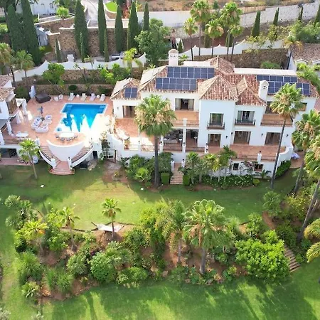 13 Bdrms Rancho Huge Garden Breathtaking Views! Villa Estepona